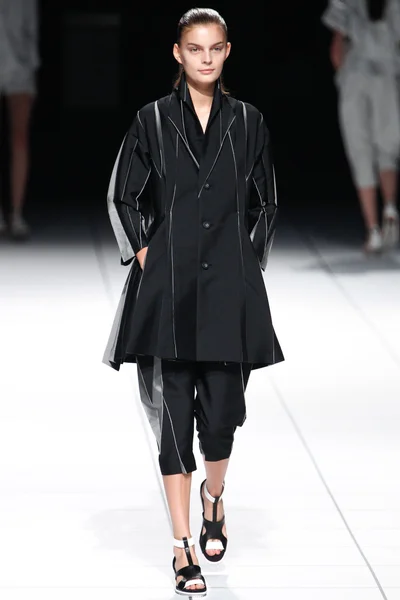 Look 13